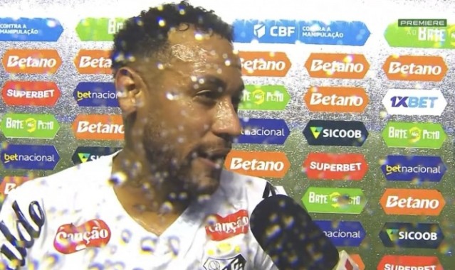 华体会体育在线-内马尔：上周说我一无是处该退役，今天就说我得去世界杯+穿10号