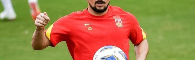 华体会hth体育-非国足队长出席发布会头一回 洛国富再次致歉足协